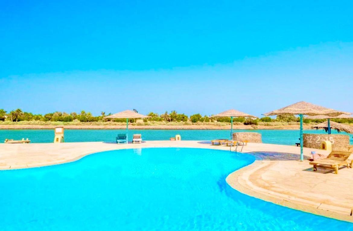 Cozy Apartment West Golf Elgouna フルガダ エクステリア 写真